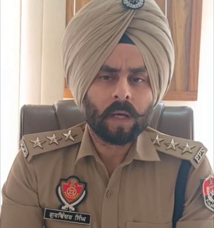 ਗੁਰਦਾਸਪੁਰ ਦੇ ਪਿੰਡ ਮਿਆਕੋਟ ’ਚ ਜ਼ਮੀਨੀ ਵਿਵਾਦ ਨੂੰ ਲੈ ਕੇ ਝਗੜਾ/ ਪਹਿਲੀ ਧਿਰ ਨੇ ਦੂਜੀ ਧਿਰ ਤੇ ਬਾਹਰੋਂ ਬੰਦੇ ਮੰਗਵਾ ਕੇ ਹਮਲੇ ਦੇ ਇਲਜ਼ਾਮ/ ਘਰ ਦੀ ਕੀਤੀ ਭੰਨਤੋੜ, ਇਕ ਜਣਾ ਗੰਭੀਰ ਜ਼ਖਮੀ, ਪੁਲਿਸ ਕਰ ਰਹੀ ਜਾਂਚ
