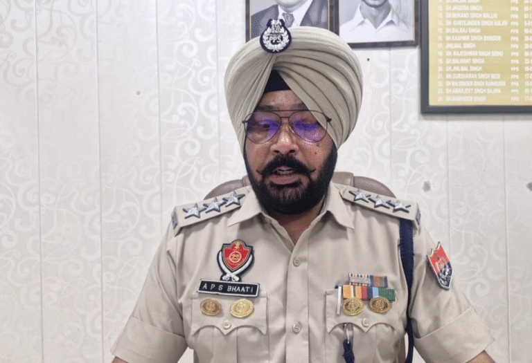 ਖੰਨਾ ’ਚ ਵਟਸਐਪ ਸਟੇਟਸ ਨੂੰ ਲੈ ਕੇ ਹੋਈ ਖੂਨੀ ਝੜਪ/ ਚਾਕੂਆਂ ਨਾਲ ਕੀਤੇ ਹਮਲੇ ’ਚ ਦੋ ਜਣੇ ਜ਼ਖਮੀ/ ਪੁਲਿਸ ਨੇ ਮਾਮਲਾ ਦਰਜ ਕਰ ਕੇ ਜਾਂਚ ਕੀਤੀ ਸ਼ੁਰੂ