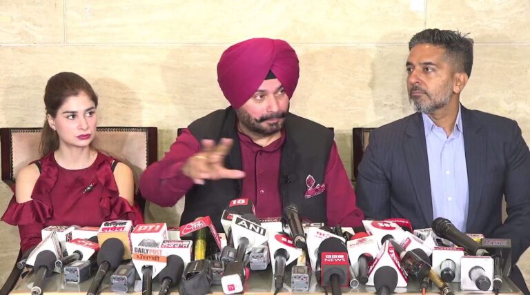 ਅੰਮ੍ਰਿਤਸਰ ’ਚ ਨਵਜੋਤ ਸਿੱਧੂ ਦੀ ਲੰਮੀ ਚੁੱਪੀ ਬਾਅਦ ਪ੍ਰੈੱਸ ਕਾਨਫਰੰਸ/ ਨਵਜੋਤ ਸਿੱਧੂ ਆਫੀਸ਼ੀਅਲ ਨਾਮ ਹੇਠ ਸ਼ੁਰੂ ਕੀਤਾ ਨਵਾਂ ਯੂ-ਟਿਊਬ ਚੈਨਲ/ ਕ੍ਰਿਕੇਟ, ਸਿਆਸਤ ਤੋਂ ਇਲਾਵਾ ਆਪਣੇ ਬਾਰੇ ਜਾਣਕਾਰੀ ਸਾਂਝੀ ਕਰਨ ਦਾ ਅਹਿਦ