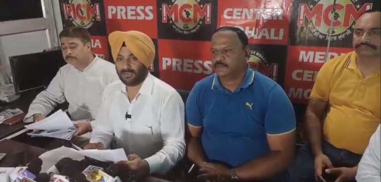 ਮੋਹਾਲੀ ਨਾਲ ਸਬੰਧਤ ਇਮੀਗ੍ਰੇਸ਼ਨ ਕੰਪਨੀ ’ਤੇ ਲੱਖਾਂ ਦੀ ਠੱਗੀ ਦੇ ਇਲਜ਼ਾਮ/ ਫਰਜ਼ੀ ਇਮੀਗ੍ਰੇਸ਼ਨ ਕੰਪਨੀਆਂ ਨੇ ਕਰਨਾਟਕ ਵਾਸੀਆਂ ਨਾਲ ਮਾਰੀ ਠੱਗੀ/ ਇਨਸਾਫ਼ ਲਈ ਥਾਂ ਥਾਂ ਭੜਕਣ ਬਾਅਦ ਵੀ ਨਹੀਂ ਹੋਈ ਕਾਰਵਾਈ