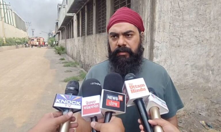 ਜਲੰਧਰ ’ਚ ਦੋ ਟਾਇਰ ਫੈਕਟਰੀਆਂ ਅੰਦਰ ਲੱਗੀ ਭਿਆਨਕ ਅੱਗ/ ਲੱਖਾਂ ਰੁਪਏ ਦਾ ਨੁਕਸਾਨ, ਜਾਨੀ ਨੁਕਸਾਨ ਤੋਂ ਹੋਇਆ ਬਚਾਅ/ ਫਾਇਰ ਬ੍ਰਿਗੇਟ ਨੇ ਮੁਸ਼ੱਕਤ ਤੋਂ ਬਾਅਦ ਪਾਇਆ ਕਾਬੂ