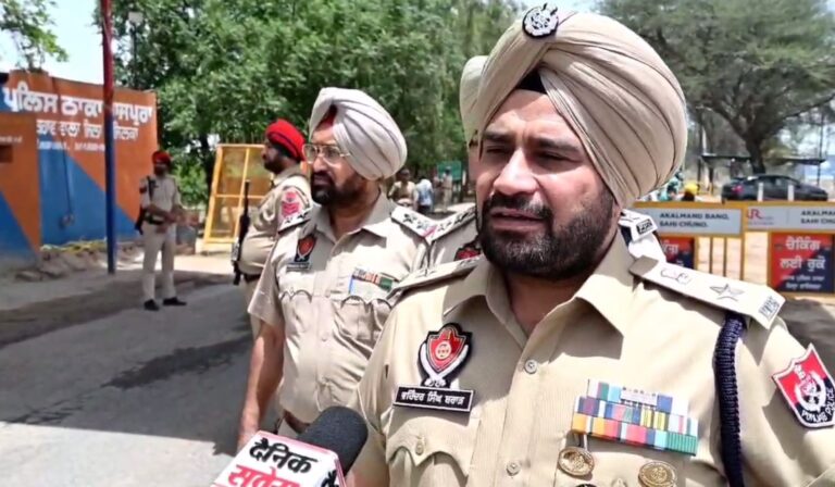 ਫਾਜਿਲਕਾ ਪੁਲਿਸ ਨੇ ਅੰਤਰਰਾਜ਼ੀ ਨਾਕਿਆਂ ’ਤੇ ਵਧਾਈ ਸਖਤੀ/ ਅਪਰੇਸ਼ਨ ਸੀਲ ਤਹਿਤ ਬਾਰਡਰਾਂ ’ਤੇ ਵਰਤੀ ਜਾ ਰਹੀ ਚੌਕਸੀ/ ਤਸਕਰਾਂ ਨੂੰ ਆਪਣੀਆਂ ਹਰਕਤਾਂ ਤੋਂ ਬਾਜ਼ ਆਉਣ ਦੀ ਦਿੱਤੀ ਚਿਤਾਵਨੀ