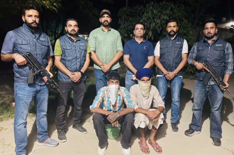 ਫਰੀਦਕੋਟ ਪੁਲਿਸ ਵੱਲੋਂ ਅਰਸ਼ ਡੱਲਾ ਗਰੋਹ ਦੇ ਦੋ ਮੈਂਬਰ ਕਾਬੂ/ 2 ਪਿਸਟਲ, 3 ਕਾਰਤੂਸ ਬਰਾਮਦ/ ਏਜੀਟੀਐਫ ਤੇ ਜ਼ਿਲ੍ਹਾ ਪੁਲਿਸ ਦੀ ਸਾਂਝੀ ਕਾਰਵਾਈ