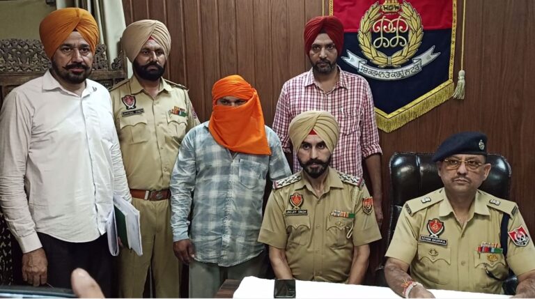 ਬਰਨਾਲਾ ਪੁਲਿਸ ਵੱਲੋਂ ਇਕ ਕੁਇੰਟਲ 32 ਕਿੱਲੋ ਭੁੱਕੀ ਬਰਾਮਦ/ ਕੈਂਟਰ ਵਿਚ ਛੁਪਾ ਕੇ ਲਿਜਾਈ ਜਾ ਰਹੀ ਸੀ ਭੁੱਕੀ/ ਪੁਲਿਸ ਨੇ ਇਕ ਸਖਸ਼ ਨੂੰ ਗ੍ਰਿਫਤਾਰ ਕਰ ਕੇ ਕਾਰਵਾਈ ਕੀਤੀ ਸ਼ੁਰੂ