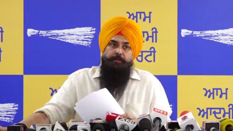 ਸਦ ਮਾਲਵਿੰਦਰ ਕੰਗ ਨੇ ਨਸ਼ਿਆਂ ਨੂੰ ਲੈ ਕੇ ਘੇਰੀ ਭਾਜਪਾ/ ਨਸ਼ਾ ਤਸਕਰਾਂ ਦੀ ਪੁਸ਼ਤ-ਪਨਾਹੀ ਕਰਨ ਦੇ ਲਾਏ ਇਲਜ਼ਾਮ