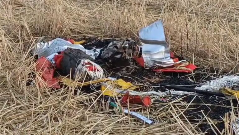 ਅੰਮ੍ਰਿਤਸਰ ਦੇ ਸਰਹੱਦੀ ਪਿੰਡਾਂ ’ਚ ਗੁਆਢੀ ਮੁਲਕ ਦਾ ਹਮਲਾ/ ਅਸਮਾਨ ਤੋਂ ਡਿੱਗੇ ਡਰੋਨ, ਮਿਜਾਇਜ਼ ਹਮਲੇ ਦੀ ਨਾਕਾਮ ਕੋਸ਼ਿਸ਼/ ਲੋਕਾਂ ’ਚ ਦਹਿਸ਼ਤ ਦਾ ਮਾਹੌਲ, ਮੌਕੇ ’ਤੇ ਪਹੁੰਚੇ ਆਲਾ ਅਧਿਕਾਰੀ