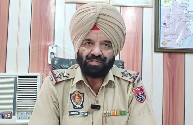 ਬੋਹਾ ਥਾਣੇ ਅੱਗੇ ਗਾਮੀਵਾਲਾ ਕਤਲ ਮਾਮਲੇ ਨੂੰ ਲੈ ਕੇ ਧਰਨਾ/ ਕਤਲ ਕੇਸ ’ਚੋਂ ਦੋ ਮੁਲਜ਼ਮਾਂ ਨੂੰ ਬਰੀ ਕਰਨ ਦਾ ਕੀਤਾ ਵਿਰੋਧ/ ਕਾਮਰੇਡ ਮਨਜੀਤ ਕੌਰ ਦੇ ਪਰਿਵਾਰ ਨੇ ਕੀਤੀ ਨਾਅਰੇਬਾਜ਼ੀ