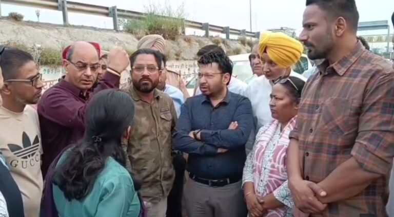 ਫਗਵਾੜਾ ਪਹੁੰਚੇ ਸਥਾਨਕ ਸਰਕਾਰਾਂ ਮੰਤਰੀ ਡਾ. ਰਵਜੋਤ ਸਿੰਘ/  ਸਫਾਈ ਮੁਹਿੰਮ ਸਮੇਤ ਹੋਰ ਪ੍ਰੋਜੈਕਟਾਂ ਦਾ ਲਿਆ ਜਾਇਜ਼ਾ/ ਡਿਪਟੀ ਕਮਿਸ਼ਨਰ ਸਮੇਤ ਆਲਾ ਅਧਿਕਾਰੀ ਰਹੇ ਮੌਜੂਦ