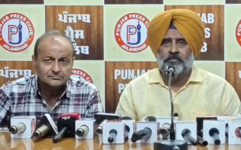 ਜਲੰਧਰ ’ਚ ਕਾਂਗਰਸੀ ਵਿਧਾਇਕ ਪ੍ਰਗਟ ਸਿੰਘ ਦੀ ਪ੍ਰੈੱਸ ਕਾਨਫਰੰਸ/  ਕੇਜਰੀਵਾਲ ਦੇ ਬਿਆਨ ਦੇ ਹਵਾਲੇ ਨਾਲ ਸਰਕਾਰ ਨੂੰ ਘੇਰਿਆ/ ਕਿਹਾ, ਕੇਜਰੀਵਾਲ ਦੀ ਸ਼ਹਿ ’ਤੇ ਪਾਣੀ ਖੋਹਣ ਦੀ ਹੋ ਰਹੀ ਸਾਜ਼ਿਸ਼
