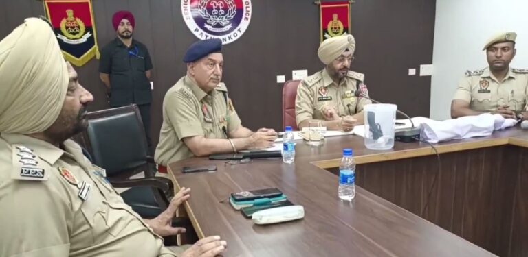 ਪਠਾਨਕੋਟ ਪੁਲਿਸ ਵੱਲੋਂ ਵਪਾਰੀ ਕਤਲ ਮਾਮਲੇ ਦਾ ਮੁੱਖ ਦੋਸ਼ੀ ਕਾਬੂ/ ਬੰਗਲੋਰ ਏਅਰਪੋਰਟ ਤੋਂ ਸਥਾਨਕ ਪੁਲਿਸ ਦੀ ਮਦਦ ਨਾਲ ਹੋਈ ਗ੍ਰਿਫਤਾਰੀ