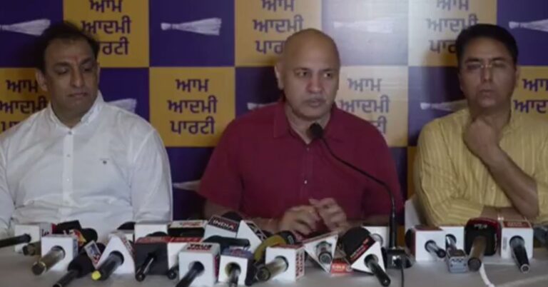 ਜਲੰਧਰ ਆਮ ਆਦਮੀ ਪਾਰਟੀ ਨੂੰ ਮਿਲਿਆ ਵੱਡਾ ਹੁਲਾਰਾ/ ਕਾਰੋਬਾਰੀ ਨਿਤਿਨ ਕੋਹਲੀ ਨੇ ਫੜਿਆ ਆਪ ਦਾ ਪੱਲਾ/ ਮਨੀਸ਼ ਸਿਸੋਦੀਆ ਸਮੇਤ ਦਿੱਗਜ਼ ਆਗੂਆਂ ਨੇ ਕਰਵਾਈ ਸ਼ਮੂਲੀਅਤ