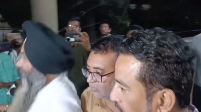 ਜਲੰਧਰ ਅਦਾਲਤ ’ਚ ਵਿਧਾਇਕ ਦੇ ਰਾਜ਼ਦਾਰ ਮੁਖੀਜਾ ਦੀ ਪੇਸ਼ੀ/ ਅਦਾਲਤ ਨੇ 4 ਦਿਨ ਦੇ ਰਿਮਾਂਡ ’ਤੇ ਭੇਜਿਆ/ ਵਿਧਾਇਕ ਰਮਨ ਅਰੋੜਾ ਭ੍ਰਿਸ਼ਟਾਚਾਰ ਮਾਮਲੇ ’ਚ ਹੋਈ ਗ੍ਰਿਫਤਾਰੀ