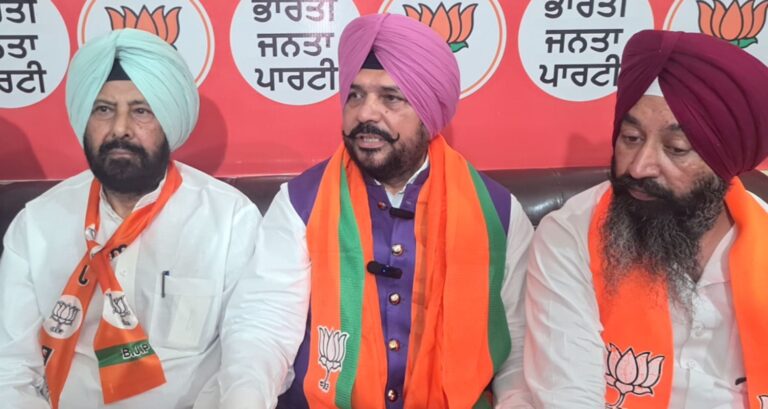 ਤਰਨ ਤਾਰਨ ’ਚ ਭਾਜਪਾ ਨੂੰ ਮਿਲਿਆ ਵੱਡਾ ਹੁਲਾਰਾ/ ਸਮਾਜ ਸੇਵੀ ਦਲਬੀਰ ਸਿੰਘ ਅਲਗੋਕੋਠੀ ਭਾਜਪਾ ’ਚ ਸ਼ਾਮਲ/ ਕੇਵਲ ਢਿੱਲੋਂ ਨੇ ਪਾਰਟੀ ’ਚ ਸ਼ਮੂਲੀਅਤ ਮੌਕੇ ਕੀਤਾ ਸਵਾਗਤ