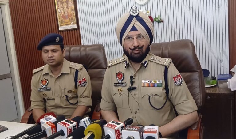 ਬਰਨਾਲਾ ਪਹੁੰਚੇ ਡੀਆਈਜੀ ਸੁਖਵੰਤ ਸਿੰਘ ਗਿੱਲ/ ਨਸ਼ਿਆਂ ਬਾਰੇ ਜਾਗਰੂਕਤਾ ਸਮਾਗਮ ’ਚ ਕੀਤੀ ਸ਼ਿਰਕਤ/  ਕਿਹਾ, ਆਉਣ ਵਾਲੇ ਸਮੇਂ ਨਸ਼ਾ ਮੁਕਤ ਹੋਵੇਗਾ ਪੂਰਾ ਪੰਜਾਬ