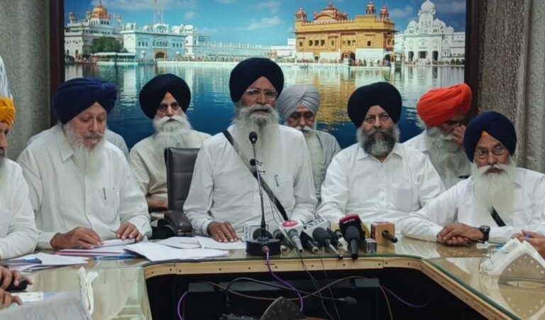 ਰਾਜੋਆਣਾ ਦੀ ਪਟੀਸ਼ਨ ਬਾਰੇ ਸਹਿਮਤੀ ਦੇ ਯਤਨ ਕਰੇਗੀ ਐਸਜੀਪੀਸੀ/  ਪ੍ਰਧਾਨ ਹਰਜਿੰਦਰ ਸਿੰਘ ਧਾਮੀ ਨੇ ਸਾਂਝਾ ਕੀਤੀ ਜਾਣਕਾਰੀ/ ਜੰਮੂ ਕਸ਼ਮੀਰ ’ਚ ਮਾਰੇ ਗਏ ਸਿੱਖਾਂ ਨੂੰ 5-5 ਲੱਖ ਦੇ ਦੇਣ ਦਾ ਐਲਾਨ