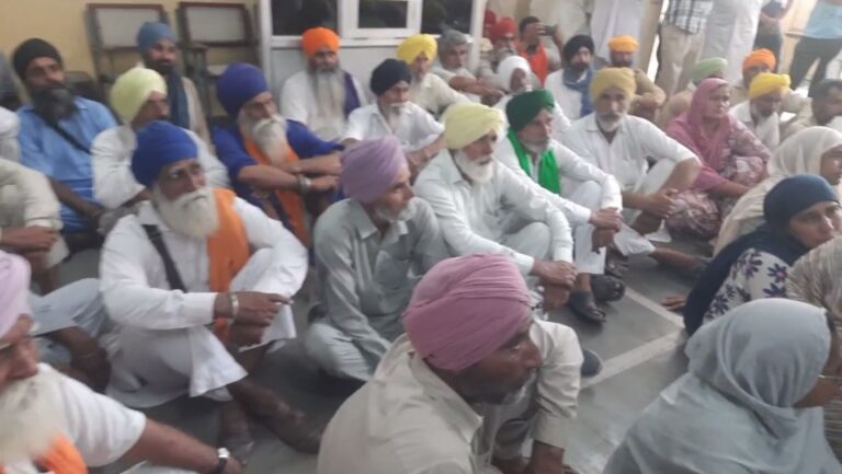 ਬਠਿੰਡਾ ’ਚ ਵਿਆਹੁਤਾ ਦੇ ਕਤਲ ਮਾਮਲੇ ਦਾ ਮੁੱਦਾ ਗਰਮਾਇਆ/ ਪਰਿਵਾਰ ਨੇ ਕਾਰਵਾਈ ਦੀ ਮੰਗ ਨੂੰ ਲੈ ਕੇ ਦਿੱਤਾ ਧਰਨਾ/  ਪੁਲਿਸ ਨੇ ਦੋ ਦਿਨਾਂ ਅੰਦਰ ਕਾਰਵਾਈ ਦੀ ਦਿੱਤਾ ਭਰੋਸਾ