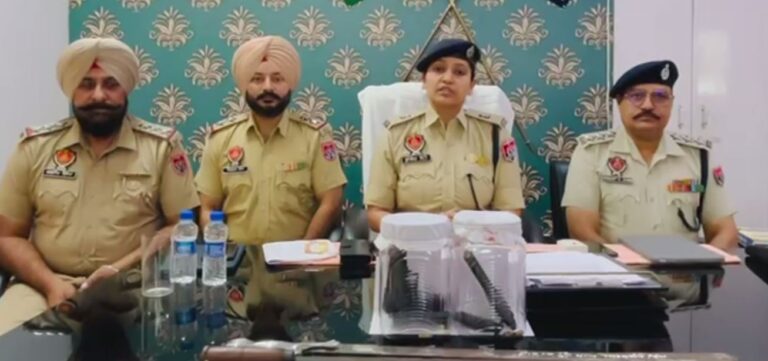 ਜਲੰਧਰ ਪੁਲਿਸ ਵੱਲੋਂ ਲੜਾਈ-ਝਗੜਾ ਕਰਨ ਗਰੁਪ ਖਿਲਾਫ ਕਾਰਵਾਈ/ ਚਾਰ ਜਣਿਆਂ ਨੂੰ ਹਥਿਆਰਾਂ ਸਮੇਤ ਕੀਤਾ ਗ੍ਰਿਫ਼ਤਾਰ/ ਨਾਜਾਇਜ਼  ਅਸਲਾ ਤੇ ਤੇਜ਼ਧਾਰ ਹਥਿਆਰ ਬਰਾਮਦ