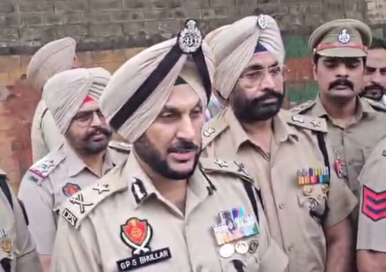 ਅੰਮ੍ਰਿਤਸਰ ਪੁਲਿਸ ਖੋਹ ਮਾਮਲੇ ਦੇ ਮੁਲਜ਼ਮਾਂ ਦਾ ਐਨਕਾਊਟਰ/ ਮੁਕਾਬਲੇ ਤੋਂ ਬਾਅਦ ਤਿੰਨ ਜਣਿਆਂ ਨੂੰ ਕੀਤਾ ਗ੍ਰਿਫ਼ਤਾਰ/ 7 ਤਰੀਕ ਨੂੰ ਕਾਰ ਤੇ ਗਹਿਣੇ ਖੋਹ ਕੇ ਹੋਏ ਸੀ ਫਰਾਰ