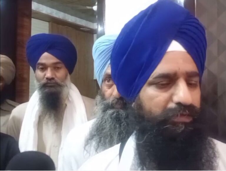 ਫਿਰੋਜਪੁਰ ’ਚ ਧਿਆਨ ਸਿੰਘ ਮੰਡ ਨੂੰ ਮਿਲੇ ਜਥੇਦਾਰ ਗੜਗੱਜ/ ਭਾਈ ਮੰਡ ਦੇ ਘਰ ਪਹੁੰਚ ਕੇ ਜਾਣਿਆ ਸਿਹਤ ਦਾ ਹਾਲ