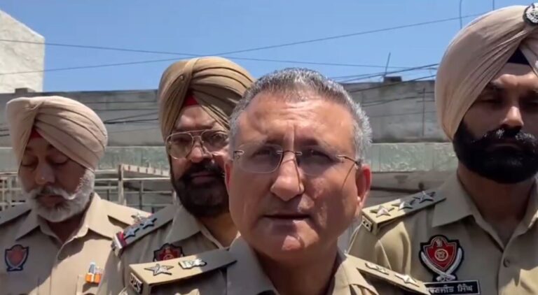 ਜਲੰਧਰ ਪੁਲਿਸ ਦਾ ਭਾਰਗਵ ਕੈਂਪ ਇਲਾਕੇ ਚ ਸਰਚ ਅਭਿਆਨ/ ਪੁਲਿਸ ਨੇ ਸ਼ੱਕੀਆਂ ਨੂੰ ਹਿਰਾਸਤ ਵਿਚ ਲੈ ਕੇ ਕੀਤੀ ਪੁਛਗਿੱਛ