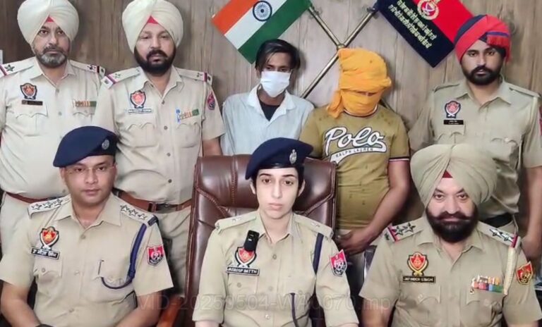 ਅੰਮ੍ਰਿਤਸਰ ਪੁਲਿਸ ਨੇ ਸੁਲਝਾਇਆ ਘਰ ’ਚੋਂ ਚੋਰੀ ਦਾ ਮਾਮਲਾ/ ਘਟਨਾ ’ਚ ਸ਼ਾਮਲ ਦੋ ਜਣਿਆਂ ਨੂੰ ਕੀਤਾ ਗ੍ਰਿਫਤਾਰ/ ਸਾਢੇ 4 ਲੱਖ ਨਕਦੀ, ਸੋਨੇ ਚਾਂਦੀ ਦੇ ਗਹਿਣੇ ਤੇ ਐਕਟਿਵਾ ਬਰਾਮਦ