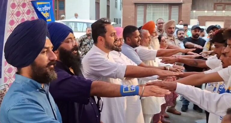 ਫਤਹਿਗੜ੍ਹ ਦੇ ਹਲਕਾ ਅਮਲੋਹ ’ਚ ਨਸ਼ਾ ਮੁਕਤੀ ਯਾਤਰਾ/ ਵਿਧਾਇਕ ਗੁਰਿੰਦਰ ਸਿੰਘ ਗੈਰੀ ਵੜਿੰਗ ਨੇ ਕੀਤੀ ਅਗਵਾਈ/ ਨਸ਼ਿਆਂ ਲਈ ਪਿਛਲੀਆਂ ਸਰਕਾਰਾਂ ਨੂੰ ਦੱਸਿਆ ਜ਼ਿੰਮੇਵਾਰ