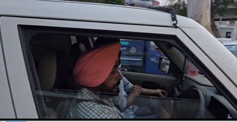 ਫਾਜਿਲਕਾ ਸਾਈਬਰ ਸੈੱਲ ਖਿਲਾਫ ਵਿਲੀਲੈਂਸ ਦਾ ਐਕਸ਼ਨ/ ਸਾਈਬਰ ਸੈੱਲ ਦੇ ਐਸਐਚਓ ਸਮੇਤ ਚਾਰ ਗ੍ਰਿਫਤਾਰ/ ਨਾਬਾਲਿਗ ਖਿਲਾਫ ਕੇਸ ਦਾ ਡਰਾਵਾ ਦੇ ਮੰਗੇ ਸੀ ਲੱਖਾਂ ਰੁਪਏ