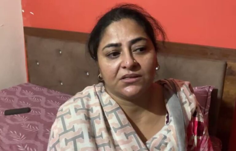 ਰੋਪੜ ’ਚ ਚੋਰਾਂ ਨੇ ਦਿਨ-ਦਿਹਾੜੇ ਘਰ ਨੂੰ ਬਣਾਇਆ ਨਿਸ਼ਾਨਾ/ 10 ਤੋਲੇ ਸੋਨਾ ਤੇ ਕੈਸ਼ ਲੈ ਕੇ ਹੋਏ ਫਰਾਰ, ਇਕ ਕਾਬੂ/ ਘਟਨਾ ਸੀਸੀਟੀਵੀ ’ਚ ਕੈਦ, ਪੁਲਿਸ ਕਰ ਰਹ ਜਾਂਚ
