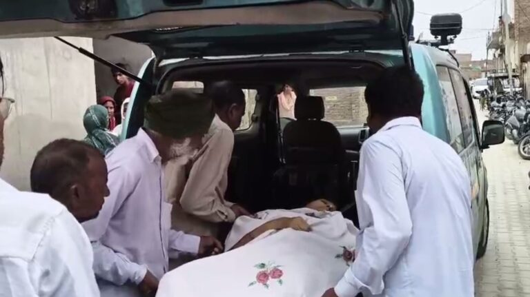 ਬਠਿੰਡਾ ਦੇ ਡੱਬਵਾਲੀ ’ਚ ਮਾਂ-ਧੀ ਵੱਲੋਂ ਫਾਹਾ ਲੈ ਕੇ ਖੁਦਕੁਸ਼ੀ/ ਜਵਾਈ ਤੋਂ ਪ੍ਰੇਸ਼ਾਨ ਹੋ ਕੇ ਚੁੱਕਿਆ ਖੌਫਨਾਕ ਕਦਮ/ ਤਲਾਕ ਲਈ ਦਬਾਅ ਪਾ ਰਿਹਾ ਸੀ ਜਵਾਈ, ਪੁਲਿਸ ਕਰ ਰਹੀ ਜਾਂਚ