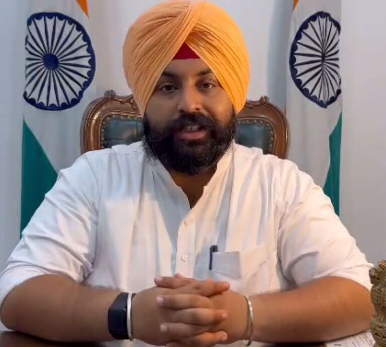 ਪੰਜਾਬ ਦੇ ਸਰਕਾਰੀ ਸਕੂਲਾਂ ਦੀ ਜੇਈਈ ਅਡਵਾਂਸ ਨਤੀਜਿਆਂ ’ਚ ਝੰਡੀ/ ਸਰਕਾਰੀ ਸਕੂਲਾਂ ਦੇ 32 ਵਿਦਿਆਰਥੀਆਂ ਨੇ ਪਾਸ ਕੀਤੀ ਔਖੀ ਪ੍ਰੀਖਿਆ/ ਸਿੱਖਿਆ ਮੰਤਰੀ ਹਰਜੋਤ ਬੈਸ ਨੇ ਵਿਦਿਆਰਥੀਆਂ ਤੇ ਮਾਪਿਆਂ ਨੂੰ ਦਿੱਤੀ ਵਧਾਈ