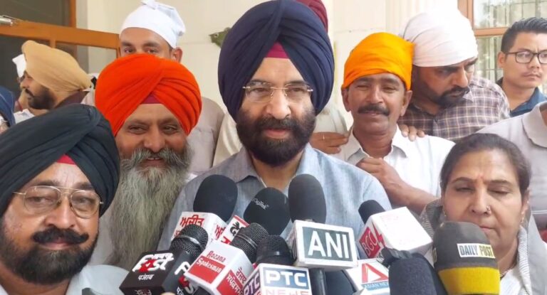 ਸੰਗਰੂਰ ਪਹੁੰਚੇ ਦਿੱਲੀ ਦੇ ਮੰਤਰੀ ਮਨਜਿੰਦਰ ਸਿਰਸਾ/ ਪਰਮਿੰਦਰ ਸਿੰਘ ਢੀਂਡਸਾ ਨਾਲ ਸਾਂਝਾ ਕੀਤਾ ਦੁੱਖ
