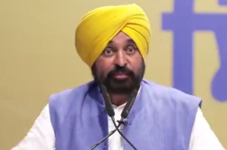 ਅੰਮ੍ਰਿਤਸਰ ’ਚ ਮੁੱਖ ਮੰਤਰੀ ਮਾਨ ਨੇ ਵੰਡੇ ਕਰਜ਼ਾ ਮੁਆਫੀ ਦੇ ਸਰਟੀਫਿਕੇਟ/ ਅਨੁਸੂਚਿਤ ਜਾਤੀ ਦੇ 4727 ਪਰਿਵਾਰਾਂ ਨੂੰ ਵੰਡੇ 67.84 ਕਰੋੜ