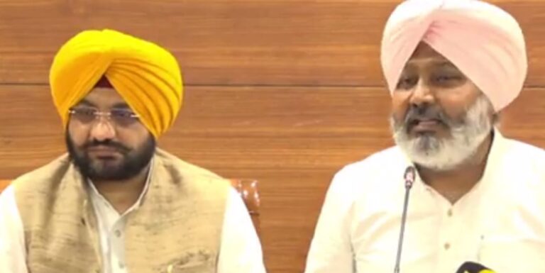 ਆਮ ਆਦਮੀ ਪਾਰਟੀ ਦੀ ਨਸ਼ਿਆਂ ਨੂੰ ਲੈ ਕੇ ਪ੍ਰੈੱਸ ਕਾਨਫਰੰਸ/ ਖਜਾਨਾ ਮੰਤਰੀ ਹਰਪਾਲ ਚੀਮਾ ਨੇ ਕੀਤਾ ਸੰਬੋਧਨ/ ਨਸ਼ਾ ਤਸਕਰਾਂ ਖਿਲਾਫ ਕੀਤੀ ਕਾਰਵਾਈ ਬਾਰੇ ਸਾਂਝਾ ਕੀਤੀ ਜਾਣਕਾਰੀ