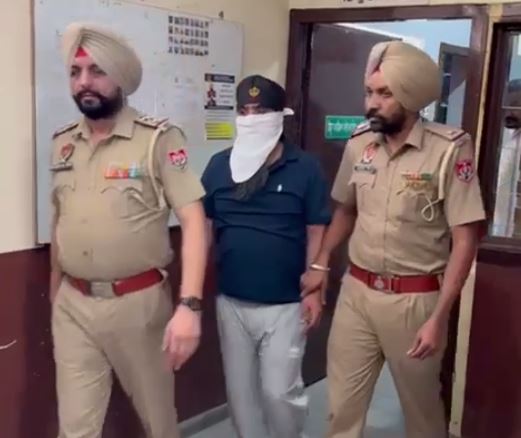 ਸ਼ਾਹਕੋਟ ਪੁਲਿਸ ਵੱਲੋਂ ਨਸ਼ੀਲੇ ਪਦਾਰਥ ਸਮੇਤ ਐਨਆਰਆਈ ਗ੍ਰਿਫਤਾਰ/ 20 ਗਰਾਮ ਹੈਰੋਇਨ, 50 ਨਸ਼ੀਲੀਆਂ ਗੋਲੀਆਂ ਦੇ ਡਰੱਗ ਮਨੀ ਬਰਾਮਦ