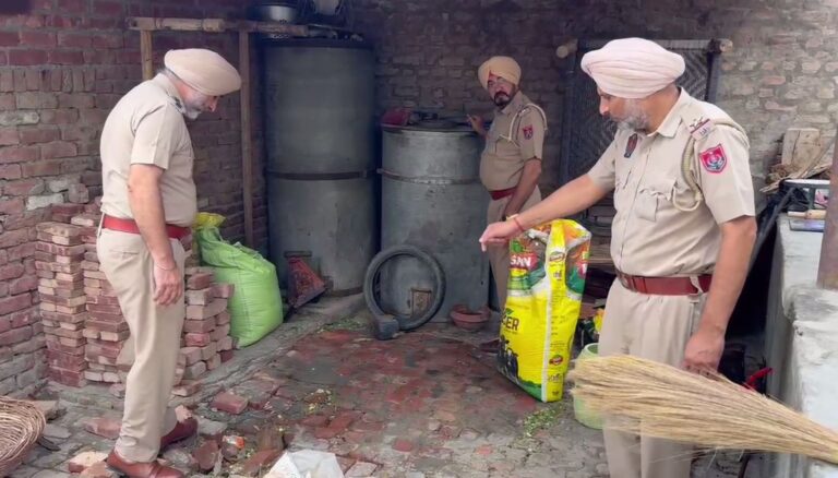 ਲਹਿਰਾਗਾਗਾ ਪੁਲਿਸ ਵੱਲੋਂ ਹਰਿਆਊ ਵਿਖੇ ਤਲਾਸ਼ੀ ਮੁਹਿੰਮ/ ਸ਼ੱਕੀ ਵਾਹਨਾਂ ਨੂੰ ਕਬਜ਼ੇ ’ਚ ਲੈ ਕੇ ਜਾਂਚ ਕੀਤੀ ਸ਼ੁਰੂ/ ਪਿੰਡ ਵਾਸੀਆਂ ਵੱਲੋਂ ਨਸ਼ਿਆਂ ਖਿਲਾਫ ਪੁਲਿਸ ਐਕਸ਼ਨ ਦੀ ਸ਼ਲਾਘਾ
