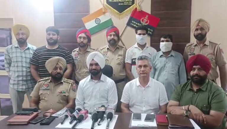ਤਰਨ ਤਾਰਨ ਪੁਲਿਸ ਵੱਲੋਂ ਫਿਰੌਤੀ ਮੰਗਣ ਵਾਲੇ ਗਰੋਹ ਦਾ ਪਰਦਾਫਾਸ਼/ ਭੋਲੇ-ਭਾਲੇ ਲੋਕਾਂ ਨੂੰ ਡਰਾ-ਧਮਕਾ ਕੇ ਮੰਗਦੇ ਸੀ ਫਿਰੌਤੀ/ ਪੁਲਿਸ ਨੇ ਦੋ ਜਣਿਆਂ ਨੂੰ ਗ੍ਰਿਫਤਾਰ ਕਰ ਕੇ ਅਗਲੀ ਕਾਰਵਾਈ ਕੀਤੀ ਸ਼ੁਰੂ