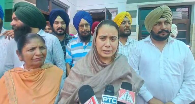 ਸੰਗਰੂਰ ਦੇ ਭਵਾਨੀਗੜ੍ਹ ’ਚ ਹਲਕਾ ਵਿਧਾਇਕ ਦਾ ਵਿਰੋਧ/ ਸੀਵਰੇਜ ਸਮੱਸਿਆ ਦੀ ਸਮੀਖਿਆ ਲਈ ਆਈ ਸੀ ਵਿਧਾਇਕਾ/ ਲੋਕਾਂ ਨੇ ਵਿਧਾਇਕ ਦੀ ਆਮਦ ਮੌਕੇ ਸਾਫ-ਸਫਾਈ ’ਤੇ ਚੁੱਕੇ ਸਵਾਲ