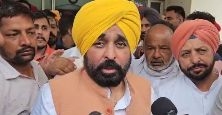 ਸਮਾਣਾ ’ਚ ਹਾਦਸਾ ਪੀੜਤ ਬੱਚਿਆਂ ਦੇ ਮਾਪਿਆਂ ਨੂੰ ਮਿਲੇ ਸੀਐਮ ਮਾਨ/ ਬੱਚਿਆਂ ਦੇ ਨਾਮ ਤੇ ਚਿਲਡਰਨ ਮੈਮੋਰੀਅਲ ਟਰੱਸਟ ਬਣਾਉਣ ਦਾ ਐਲਾਨ/ ਹਸਪਤਾਲ ਨੂੰ ਅਪਗਰੇਡ ਤੋਂ ਇਲਾਵਾ ਸੜਕਾਂ ਦੀ ਹਾਲਤ ਸੁਧਾਰੇਗੀ ਸਰਕਾਰ