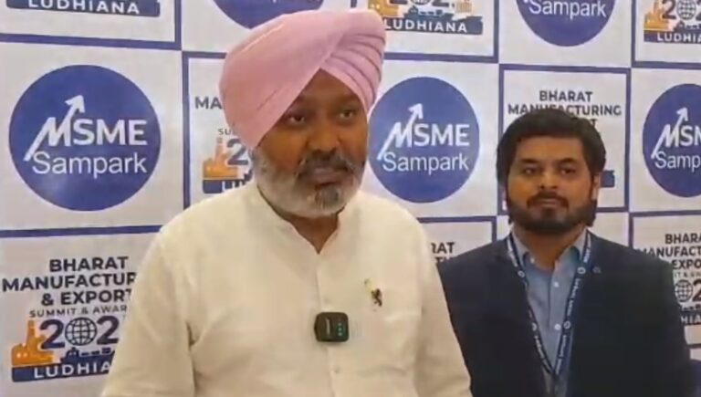 ਲੁਧਿਆਣਾ ਪਹੁੰਚੇ ਖਜਾਨਾ ਮੰਤਰੀ ਹਰਪਾਲ ਚੀਮਾ ਦਾ ਵੱਡਾ ਬਿਆਨ/ ਪੰਜਾਬ ਦੇ ਵੱਡੀ ਗਿਣਤੀ ਨੌਜਵਾਨਾਂ ਨੂੰ ਇੰਡਸਟਰੀ ’ਚ ਮਿਲਿਆ ਰੁਜ਼ਗਾਰ/ ਇੰਡਸਟਰੀ ਦੇ ਗੁਆਢੀ ਸੂਬਿਆਂ ’ਚ ਜਾਣ ਲਈ ਕੇਂਦਰ ਨੂੰ ਦੱਸਿਆ ਜ਼ਿੰਮੇਵਾਰ