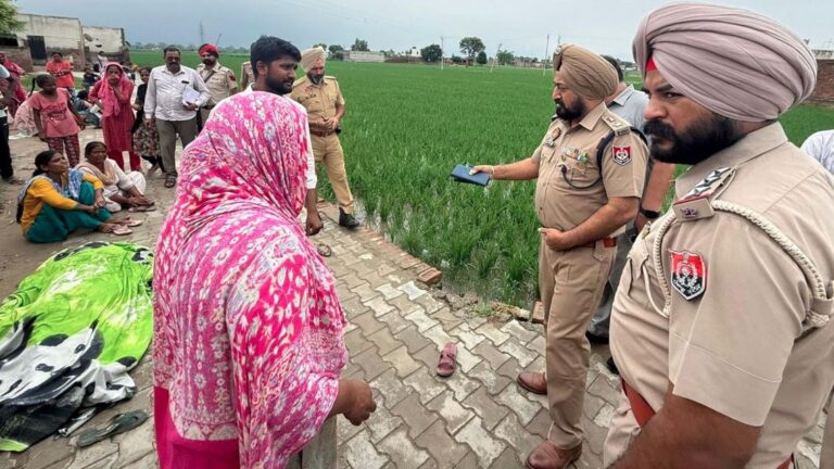 ਫਿਰੋਜ਼ਪੁਰ ’ਚ ਜ਼ਮੀਨੀ ਵਿਵਾਦ ਦੇ ਚਲਦਿਆਂ ਔਰਤ ਦਾ ਕਤਲ/ ਗਲਾ ਵੱਢ ਕੇ ਉਤਾਰਿਆ ਮੌਤ ਦੇ ਘਾਟ, ਦੋ ਹੋਰ ਗੰਭੀਰ ਜ਼ਖਮੀ