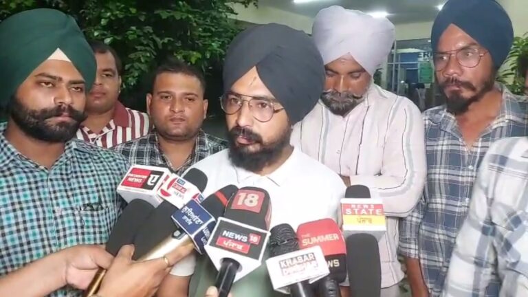 ਲੁਧਿਆਣਾ ਦੇ ਸਾਹਨੇਵਾਲ ’ਚ ਲਾਈਨਮੈਨ ਦੀ ਕਰੰਟ ਲੱਗਣ ਕਾਰਨ ਮੌਤ/ ਸਾਥੀ ਮੁਲਾਜਮਾਂ ਨੇ ਬਿਜਲੀ ਮਹਿਕਮੇ ਤੋਂ ਪਰਿਵਾਰ ਦੀ ਮਦਦ ਦੀ ਮੰਗ