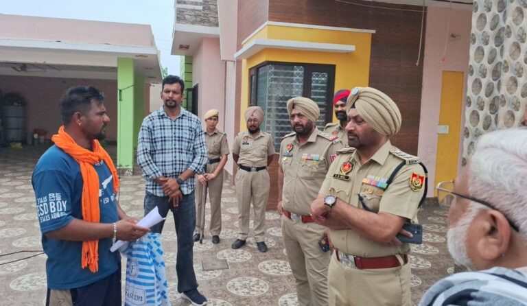 ਜਲੰਧਰ ਦੇ ਪਿੰਡ ਬੁਰਜ ਹਸਨ ’ਚ ਚੱਲਿਆ ਪੀਲਾ ਪੰਜਾ/ ਢਹਿ-ਢੇਰੀ ਕੀਤੀ ਨਸ਼ਾ ਤਸਕਰ ਦੀ ਨਾਜਾਇਜ਼ ਉਸਾਰੀ/ 30 ਮਰਲੇ ਪੰਚਾਇਤੀ ਜ਼ਮੀਨ ’ਤੇ ਕੀਤਾ ਸੀ ਨਾਜਾਇਜ਼ ਕਬਜ਼ਾ