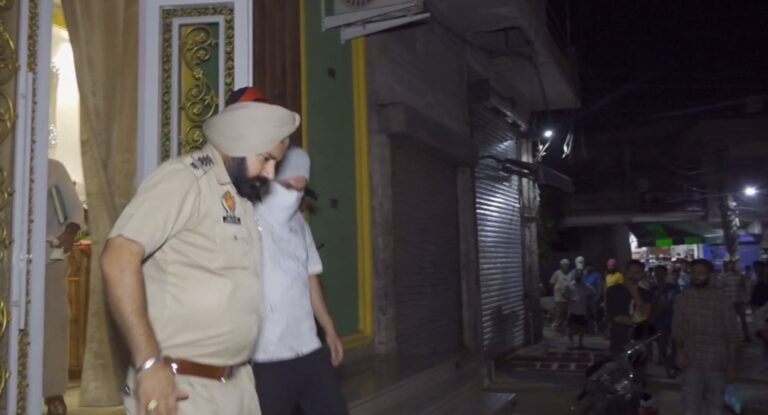 ਅੰਮ੍ਰਿਤਸਰ ਹੋਟਲ ’ਚ ਦੇਹ ਵਪਾਰ ਦਾ ਪਰਦਾਫਾਸ਼;  ਹੋਟਲ ਮੈਨੇਜਰ ਸਮੇਤ ਪੰਜ ਲੜਕੀਆਂ ਗ੍ਰਿਫਤਾਰ