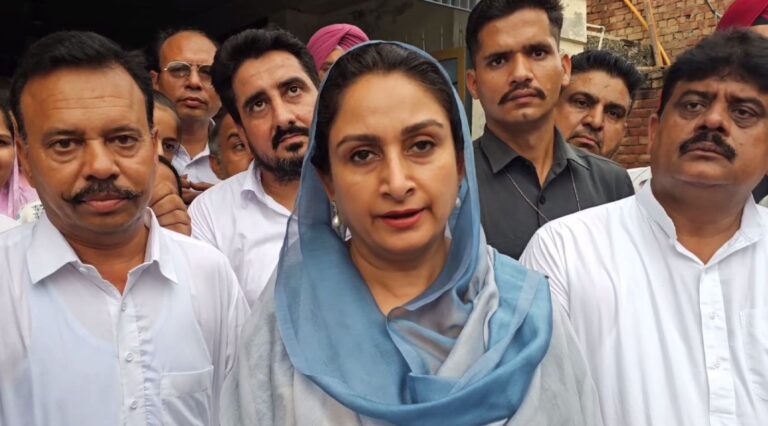 ਮਾਨਸਾ ਪਹੁੰਚੀ ਹਰਸਿਮਰਤ ਬਾਦਲ ਨੇ ਘੇਰੀ ਮਾਨ ਸਰਕਾਰ; ਸਰਕਾਰ ਵੱਲੋਂ ਚੁੱਕੇ ਜਾ ਰਹੇ ਕਰਜ਼ੇ ਨੂੰ ਲੈ ਕੇ ਚੁੱਕੇ ਸਵਾਲ; ਕਿਹਾ, ਰੋਜ਼ਾਨਾ 150 ਕਰੋੜ ਦਾ ਕਰਜ਼ਾ ਚੁੱਕ ਰਹੀ ਐ ਸਰਕਾਰ