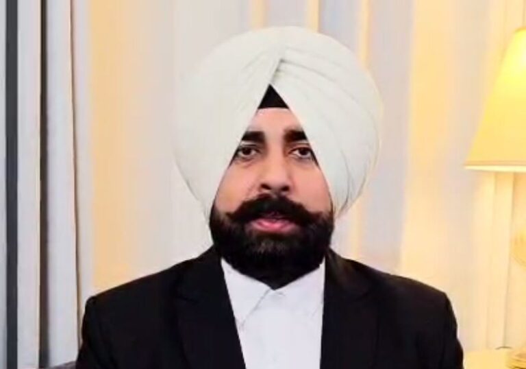 ਅਕਾਲੀ ਦਲ ਨੇ ਮਜੀਠੀਆ ਮਾਮਲੇ ਨੂੰ ਲੈ ਕੇ ਘੇਰੀ ਸਰਕਾਰ/ ਵਰਕਰਾਂ ਨੂੰ ਮੋਹਾਲੀ ਜਾਣ ਤੋਂ ਰੋਕਣ ’ਤੇ ਚੁੱਕੇ ਸਵਾਲ/ ਪੰਜਾਬ ’ਚ ਐਮਰਜੈਂਸੀ ਲਗਾਉਣ ਦੇ ਲਾਏ ਇਲਜ਼ਾਮ