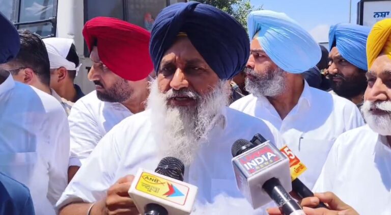 ਮੋਹਾਲੀ ਪੁਲਿਸ ਦੀ ਹਿਰਾਸਤ ’ਚ ਸੁਖਬੀਰ ਬਾਦਲ/ ਗੁਰਦੁਆਰਾ ਅੰਬ ਸਾਹਿਬ ਦੇ ਬਾਹਰੋਂ ਕੀਤਾ ਗ੍ਰਿਫਤਾਰ/ ਮਜੀਠੀਆ ਦੀ ਪੇਸ਼ੀ ਮੌਕੇ ਹੋਣ ਵਾਲੇ ਇਕੱਠ ’ਚ ਕਰਨੀ ਸੀ ਸ਼ਿਰਕਤ