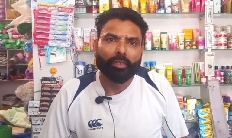 ਹੁਸ਼ਿਆਰਪੁਰ ਦੇ ਪਿੰਡ ਮੁਠਡਾ ਖੁਰਦ ਦੇ ਸਕੂਲ ਅੰਦਰ ਚੋਰੀ; ਸਕੂਲ ’ਚ ਐਂਪਲੀਫਾਇਰ ਲੈ ਕੇ ਫਰਾਰ ਹੋਏ ਚੋਰ; ਜਾਂਦੇ ਸਕਿਉਰਟੀ ਗਾਰਡ ਦੇ ਮੋਟਰ ਸਾਈਕਲ ਨੂੰ ਲਾਈ ਅੱਗ