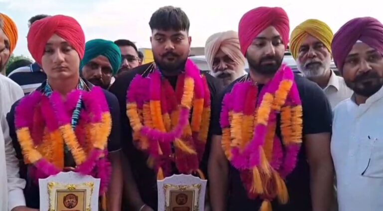 ਫਰੀਦਕੋਟ ਨਾਲ ਸਬੰਧਤ ਨੌਜਵਾਨਾਂ ਨੇ ਚਮਕਾਇਆ ਜ਼ਿਲ੍ਹੇ ਦਾ ਨਾਮ/ ਇਕੋ ਪਿੰਡ ਦੇ ਤਿੰਨ ਨੌਜਵਾਨਾਂ ਨੇ ਪਾਵਰ ਲਿਫਟਿੰਗ ’ਚ ਮਾਰੀਆਂ ਮੱਲਾਂ/ ਕਿਰਗਿਸਤਾਨ ਏਸ਼ੀਅਨ ਖੇਡ ਮੁਕਾਬਲਿਆਂ ’ਚ ਜਿੱਤੇ ਗੋਲਡ ਮੈਡਲ