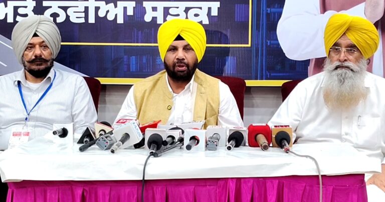 ਅੰਮ੍ਰਿਤਸਰ ’ਚ ਨਵੀਂ ਬਣੀ ਲਾਇਬ੍ਰੇਰੀ ਦਾ ਜਾਇਜ਼ਾ ਲੈਣ ਪਹੁੰਚੇ ਸੀਐਮ ਮਾਨ/ 346 ਕਰੋੜ ਦੀ ਲਾਗਤ ਨਾਲ ਬਣਾਈਆਂ 600 ਕਿਲੋਮੀਟਰ ਲਿੰਕ ਸੜਕਾਂ/ ਕੈਬਨਟ ਮੰਤਰੀ ਈਟੀਓ ਅਤੇ ਗੁਰਮੀਤ ਖੁੱਡੀਆਂ ਨੇ ਸਾਂਝਾ ਕੀਤੀ ਜਾਣਕਾਰੀ