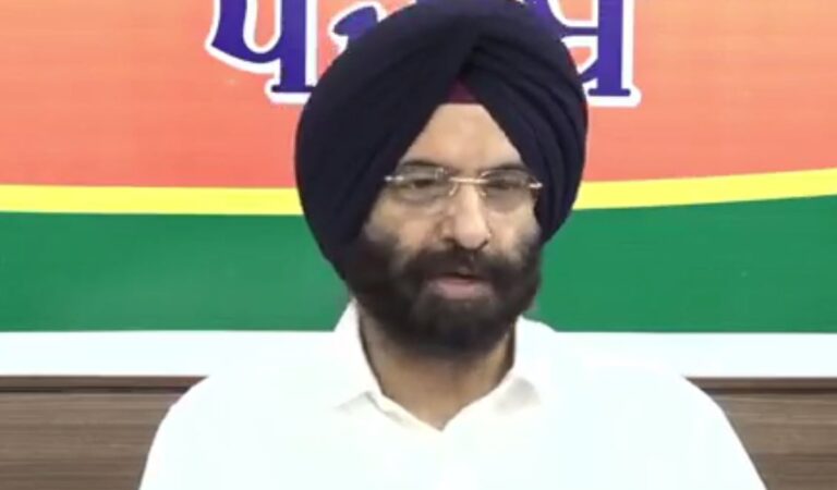 ਦਿੱਲੀ ਵਿਖੇ ਮਨਾਇਆ ਜਾਵੇਗਾ ਗੁਰੂ ਤੇਗ ਬਹਾਦਰ ਜੀ ਦਾ 350ਵਾਂ ਸ਼ਹੀਦੀ ਦਿਹਾੜਾ/ ਲਾਲ ਕਿਲਾ ਵਿਖੇ ਕਰਵਾਏ ਜਾਣਗੇ  ਧਾਰਮਿਕ ਸਮਾਗਮ/ ਮੰਤਰੀ ਮਨਜਿੰਦਰ ਸਿਰਸਾ ਨੇ ਚੰਡੀਗੜ੍ਹ ਵਿਖੇ ਸਾਂਝਾ ਕੀਤੀ ਜਾਣਕਾਰੀ